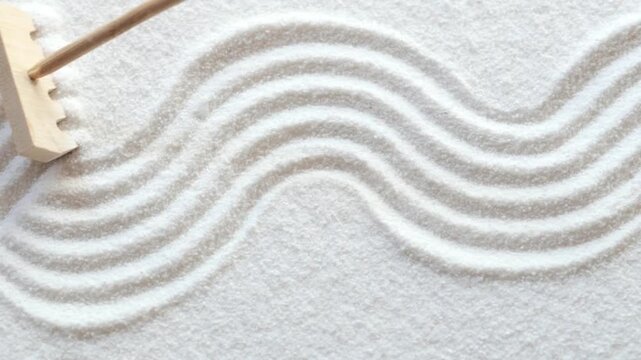 Making pattern in white sand