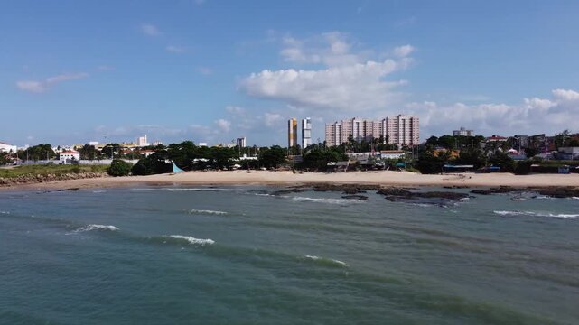 Imagens a&eacute;reas captadas por drone da Praia do Pocinho, uma praia pouco conhecida no litoral leste de Fortaleza, Cear&aacute;.