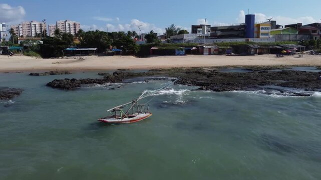 Imagens a&eacute;reas captadas por drone da Praia do Pocinho, uma praia pouco conhecida no litoral leste de Fortaleza, Cear&aacute;.
