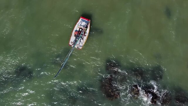 Imagens a&eacute;reas captadas por drone da Praia do Pocinho, uma praia pouco conhecida no litoral leste de Fortaleza, Cear&aacute;.