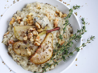Risotto with walnuts and blue cheese