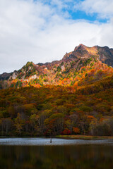 戸隠山　鏡池　秋
