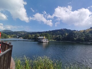 Fototapeta premium The scenery of Mount Lu in Jiangxi is as beautiful as a painting 
