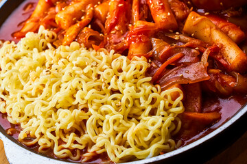 Korean Chili Rice Cake Instant Noodles
