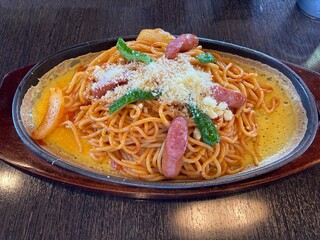 spaghetti with tomato sauce