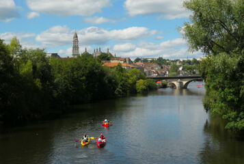 Rivi&egrave;re Isle et cath&eacute;drale Saint-Front. P&eacute;rigueux, capitale du P&eacute;rigord, Dordogne, France