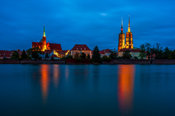 Naklejka premium Panoramic view of Wrocław Cathedral Island at night, Poland.
