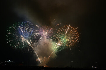 夜空を彩る花火