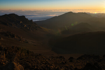 Vulkanlandschaft im Sonnenaufgang, Haleakalā, Maui, Hawaii © m4ry