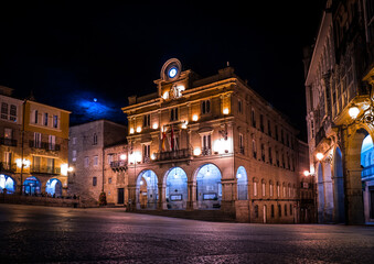 Fototapeta premium Ayuntamiento y Plaza Mayor de Ourense. Galicia. España