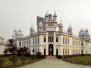 Fototapeta premium Luxury Classic Palace Style Mosque Located In Dhaka, Bangladesh 
