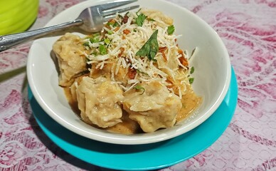 Crispy tofu dumplings with peanut