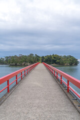 松島の福浦島にかかる福浦橋の風景