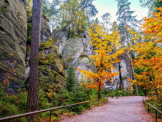 Góry Stołowe. Skały Adrszpaskie, Narodowy Rezerwat  Przyrody. Czechy. © Janusz Lipiński