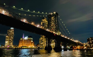 Naklejka premium brooklyn bridge at night