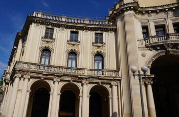 Obraz premium Beautiful view of old facade of building at Messina old city, Sicily