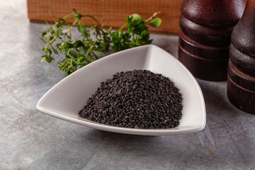 Black raw dry sesame seeds