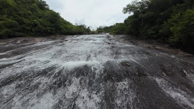 Cascada Cueva de los duendes