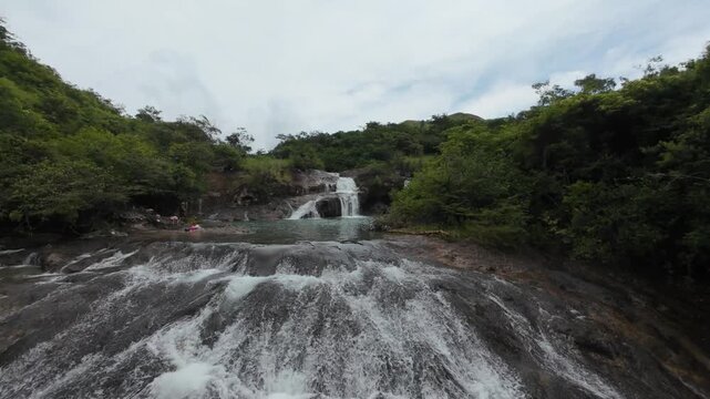 Cascada Cueva de los duendes