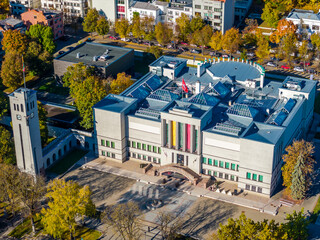 Obraz premium Vytautas the Great War Museum. Aerial drone view of Kaunas city center and Zaliakalnis panorama in autumn