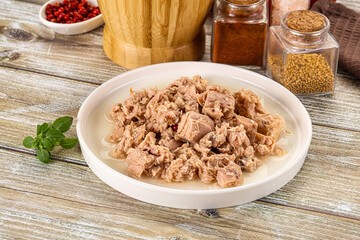 Canned tuna fish in the bowl