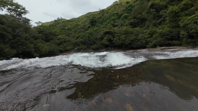 Cascada Cueva de los duendes