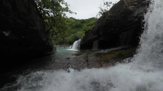 Cascada Cueva de los duendes