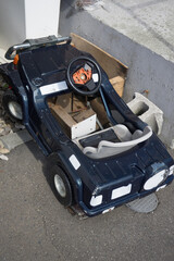 玩具, 乗れる, 自動車, 面白い, 子供用, ハンドル, ミニチュア, 小さい, タイヤ, 運転, 住宅, 管理, 背もたれ, ライト, 保管, おもちゃ, 楽しい, 乗り物, 通り, 交通, ホイール, ドライブ