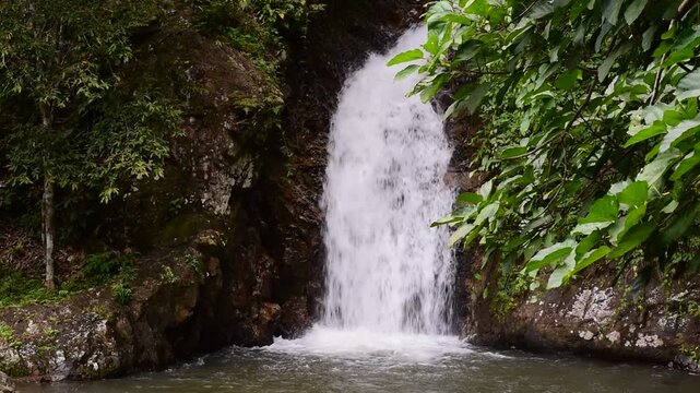Huai To Waterfall is located in Khao Phanom Bencha National Park. It is the most beautiful waterfall in the park. Its source comes from the Phanom Bencha mountain range