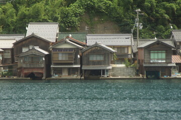 伊根の町並み（伊根湾クルーズから見た風景）