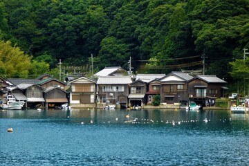 伊根の町並み（伊根湾クルーズから見た風景）