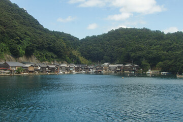 伊根の町並み（伊根湾クルーズから見た風景）