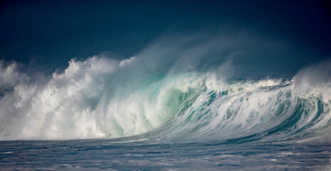 Hawaiian surfing wave shorebreak ocean