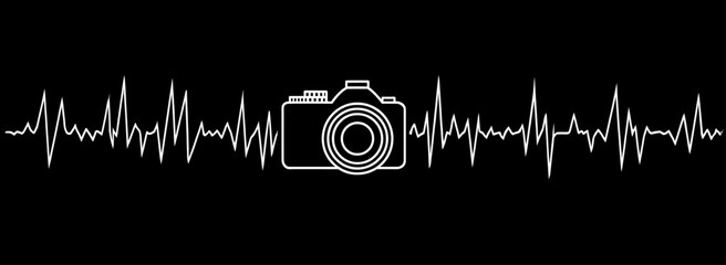 Obraz premium A minimalist graphic design featuring a camera integrated into a heartbeat EKG line on a black background.