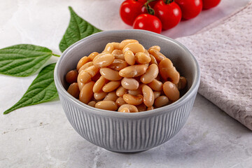 Canned white kidney beans in the bowl