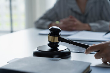 Lawyer give suggestions to client and signing contact