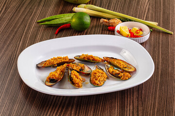 Gourmet baked mussels with garlik