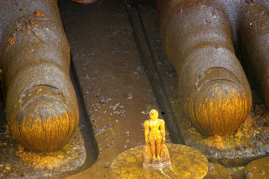statue of gomateshwara