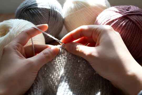 Strickzeit &ndash; H&auml;nde, Wolle und Wintersonne