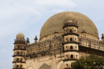round dome in india  © abc foto