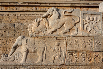 sculpture of the lion