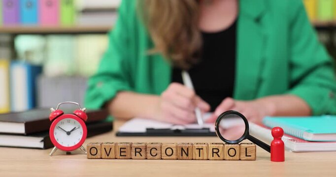 Exploring the balance of organization and creativity during a focused study session