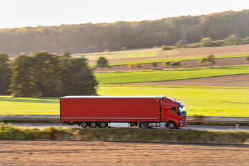 LKW auf der Autobahn 11