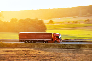 LKW auf der Autobahn 17