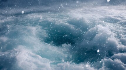 Obraz premium Dynamic churning water surface with frothy foam and airborne specks in soft diffused light