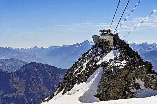T&eacute;l&eacute;cabine Panorama Bahn mountain station, Pointe Helbronner, Mont Blanc Massif, Chamonix-Mont-Blanc, Haute-Savoie, France
