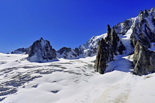 View of the mountains from the T&eacute;l&eacute;cabine Panorama Railway, La Tour Ronde, Mont Blanc, Le Mont Blanc du Tacul, in the foreground the glacier du G&eacute;ant, Chamonix-Mont-Blanc, Haute-Savoie, France