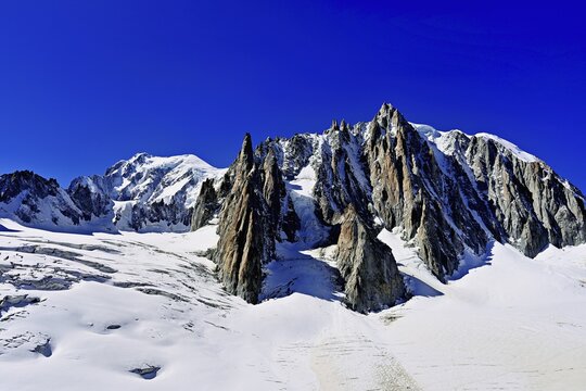 View of the mountains from the T&eacute;l&eacute;cabine Panorama Railway, Mont Blanc, Le Mont Blanc du Tacul, in the foreground the glacier du G&eacute;ant, Chamonix-Mont-Blanc, Haute-Savoie, France