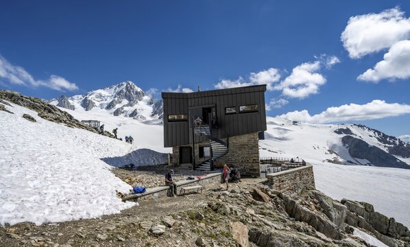 Mountain hut Refuge Albert 1er, high alpine mountain landscape, Glacier du Tour, glacier and mountain peaks, left T&ecirc;te Blanche, Petite and Grande Fourche, Chamonix, Haute-Savoie, France
