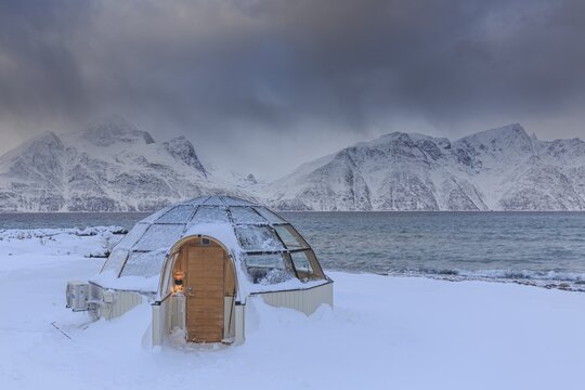 Hotel, Igloo, Lyngen North, snowstorm, Lyngen Alps, Norway